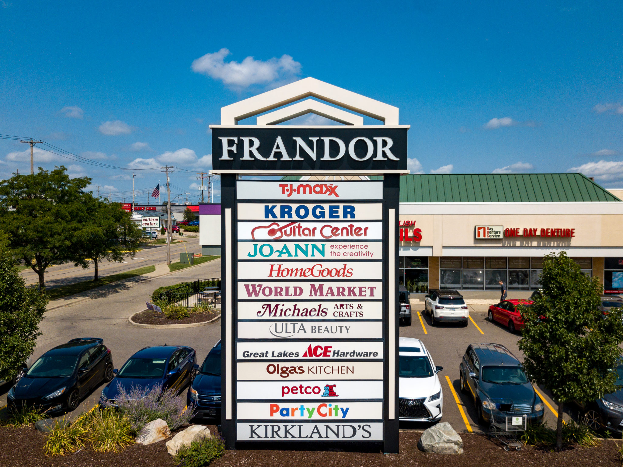 Lease – Frandor Shopping Center | Stores, Dining & Events | Lansing, MI